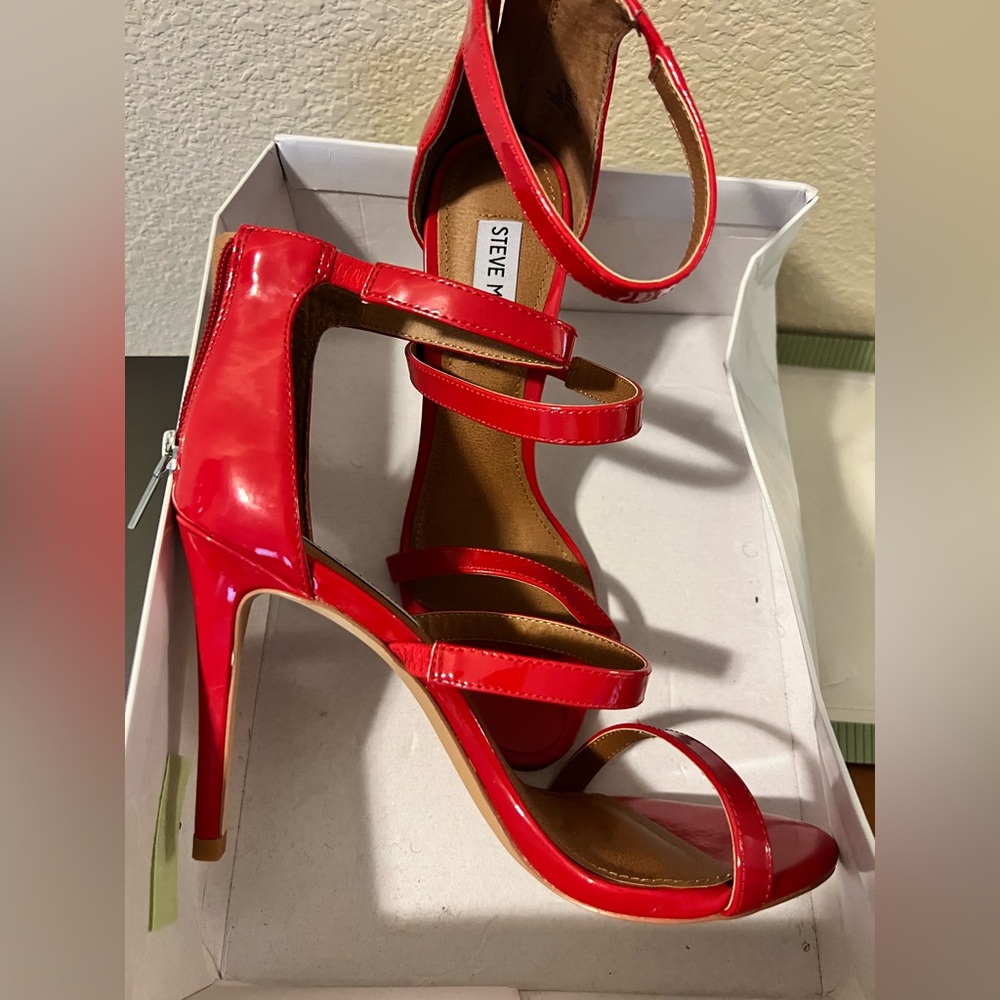 Steve Madden red patent leather size 9 3” heel sandals